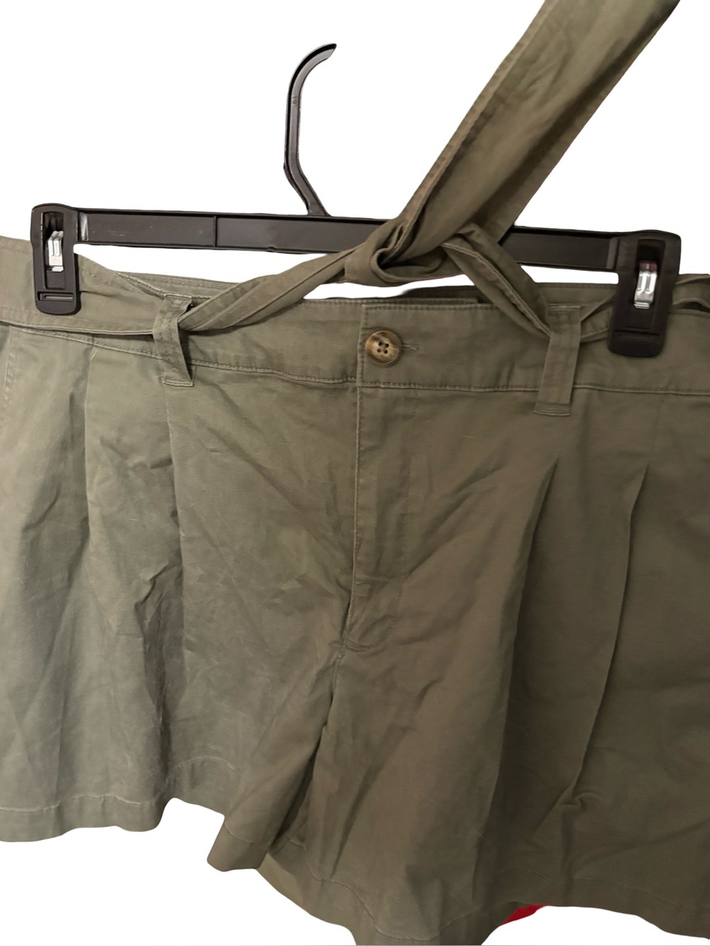Universal Threads Shorts - Picture 2 of 4